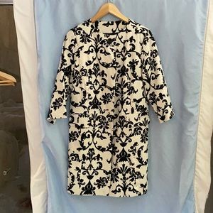 Black and white 3/4 sleeve swing coat